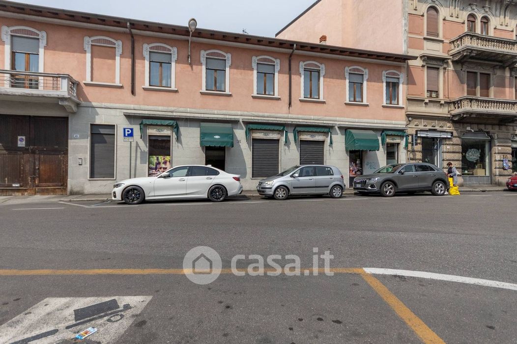 Negozio/Locale commerciale in Affitto in Via San Rocco 51 a Lissone
