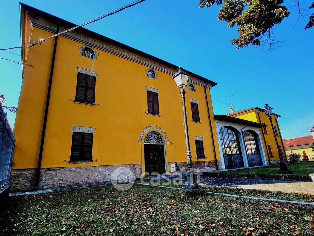 Villa in Vendita in Strada Villa 36 a Roccabianca