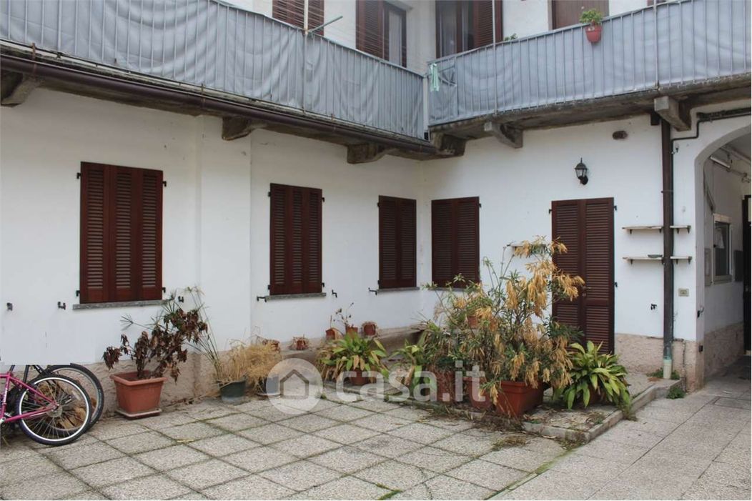 Appartamento in Vendita in Via Novara 28 a Cesano Maderno