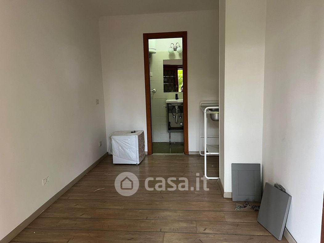 Appartamento in Affitto in Via della Mendola a Roma