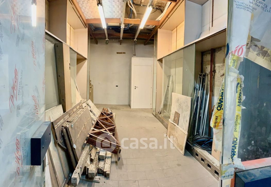 Negozio/Locale commerciale in Affitto in Via Camillo Cavour 120 a Firenze