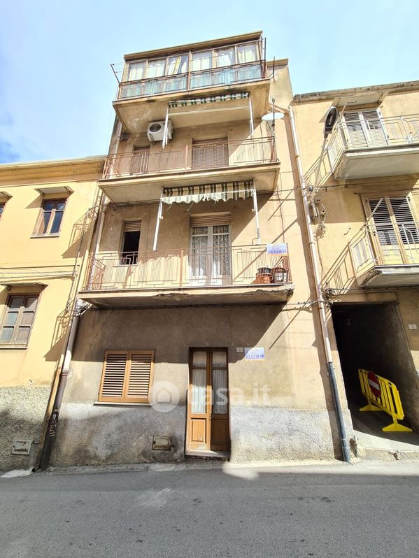 Casa indipendente in Vendita in Via Isnello a Collesano