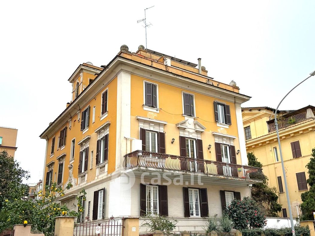 Appartamento in Vendita in Circonvallazione Appia a Roma