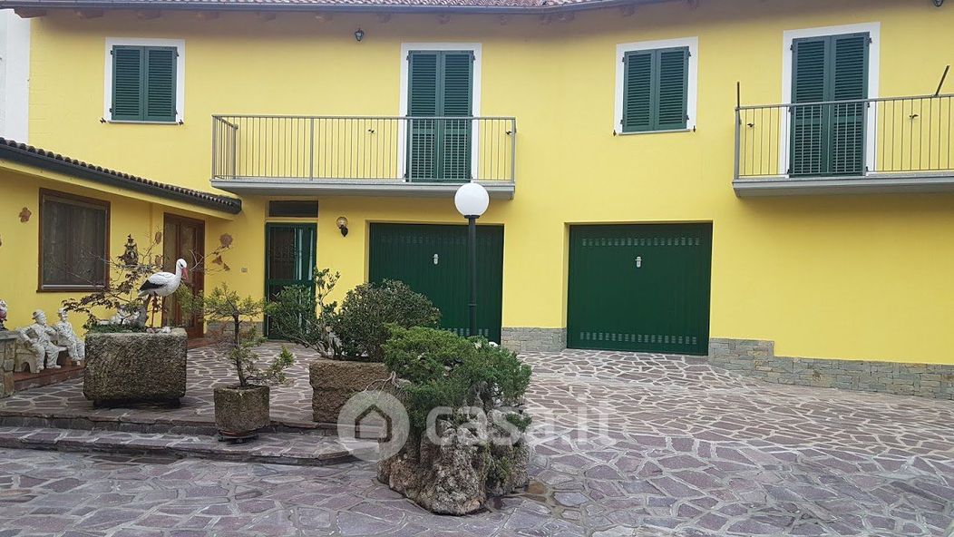 Villa in Affitto in Via Borgonuovo a Azzano d'Asti