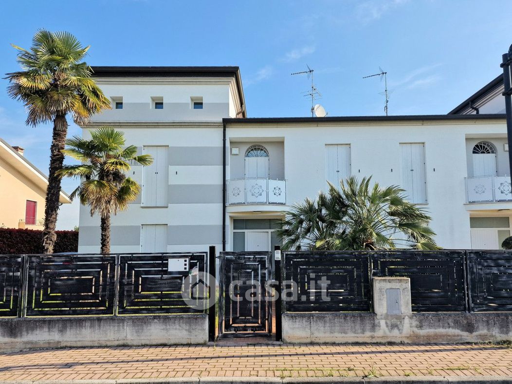 Casa Bi/Trifamiliare in Vendita in Via San Luigi Orione a Borgo Veneto