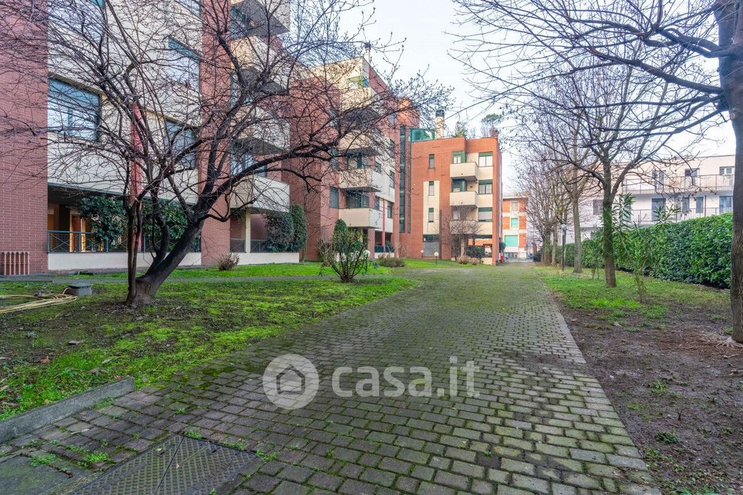 Appartamento in Vendita in Via Bordighera 45 a Milano