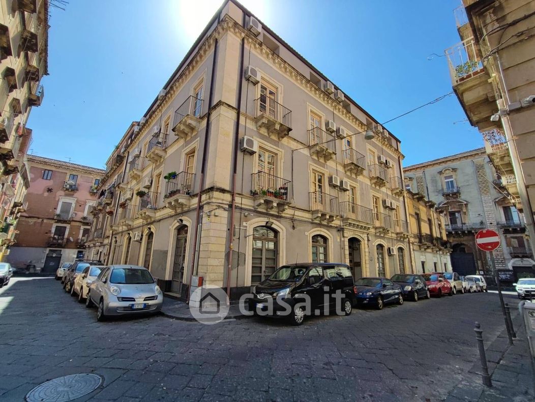 Palazzo in Vendita in Via Politi 12 a Catania