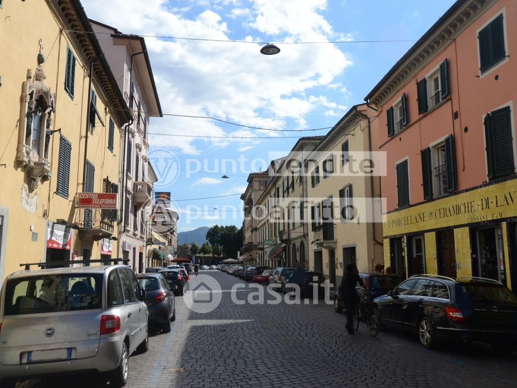 Negozio/Locale commerciale in Vendita in Borgo Giannotti a Lucca