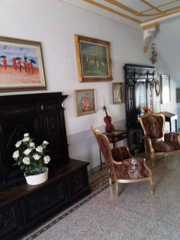 Villa in Vendita in Viale Risorgimento a Reggio Emilia