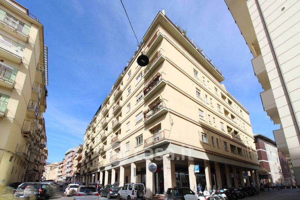 Appartamento in Vendita in Via Domenico Cirillo 6 a Teramo