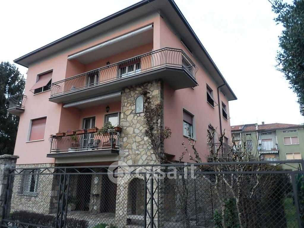 Villa in Vendita in Via Stelvio 5 a Bergamo