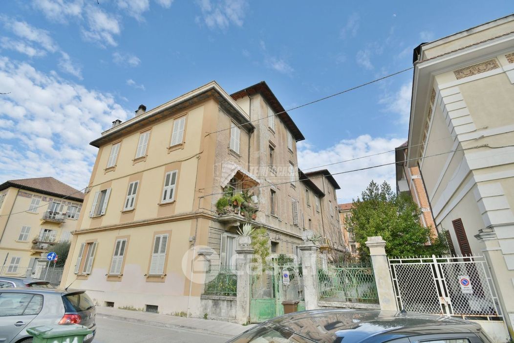 Appartamento in Vendita in Viale Vellei Sinibaldo a Ascoli Piceno