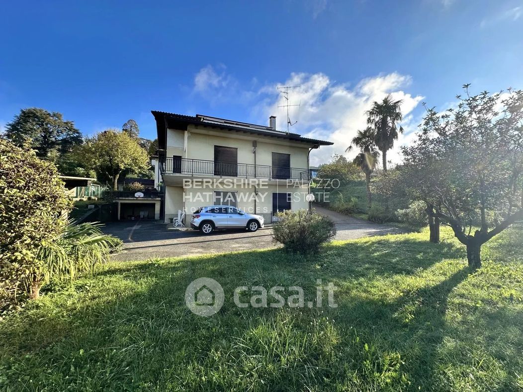 Casa indipendente in Vendita in Via Canturina 9 a Capiago Intimiano