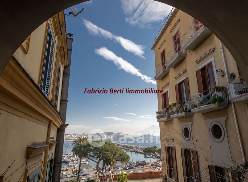 Appartamento in Vendita in Via Mergellina a Napoli