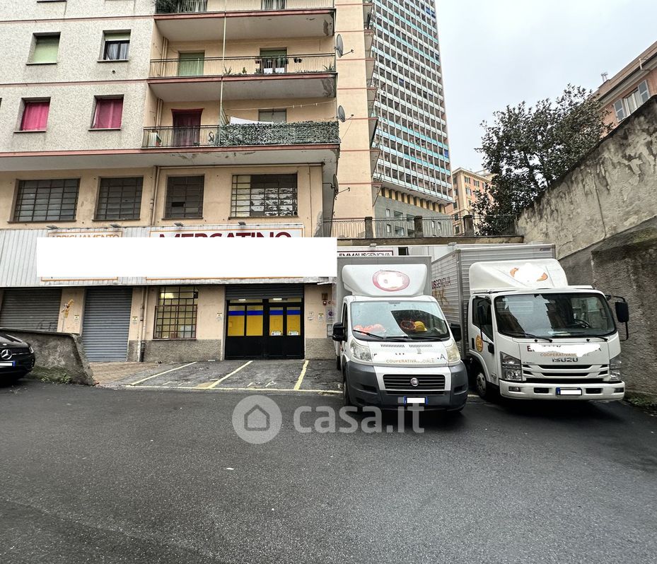 Negozio/Locale commerciale in Vendita in Via Giovanni Battista Sasso a Genova
