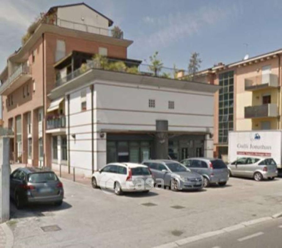 Negozio/Locale commerciale in Vendita in Strada del Pasubio a Vicenza