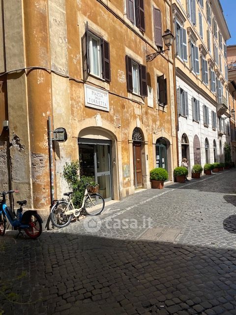 Negozio/Locale commerciale in Affitto in Piazza della Torretta a Roma