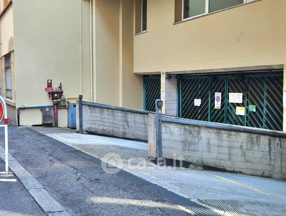 Garage/Posto auto in Vendita in Via San Giovanni Bosco a Genova