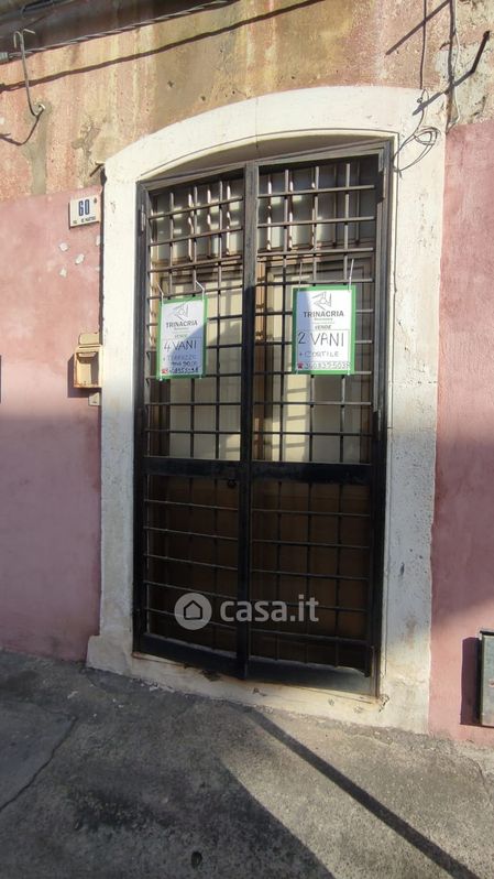 Casa indipendente in Vendita in Via Re Martino a Catania