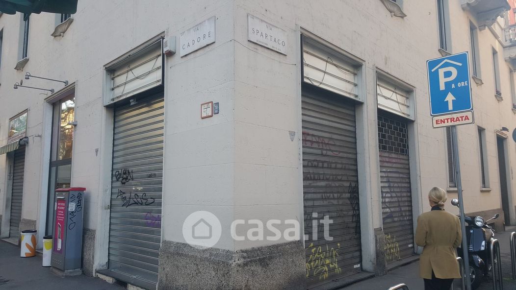 Negozio/Locale commerciale in Affitto in Via Spartaco 38 a Milano