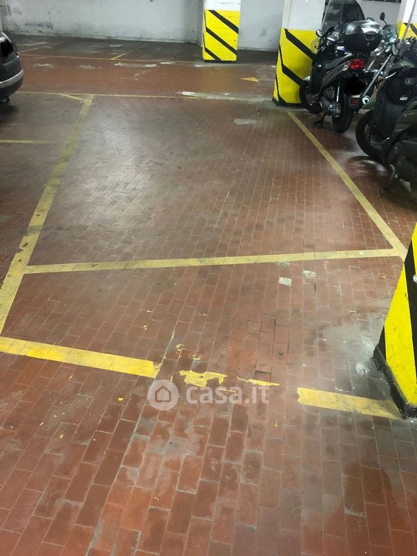 Garage/Posto auto in Vendita in Via Montevideo a Genova