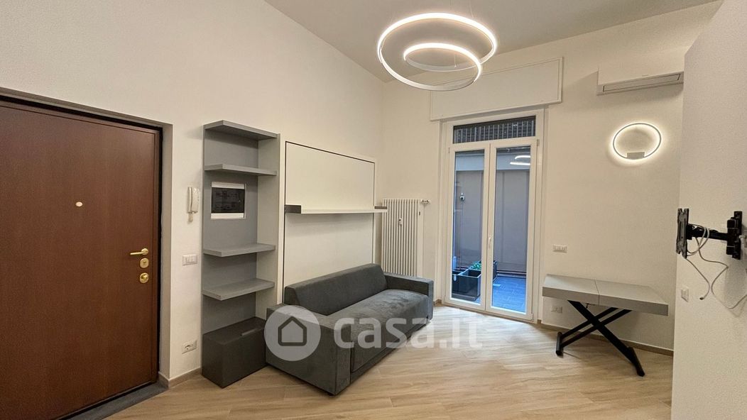 Appartamento in Affitto in Via Edmondo de Amicis 25 a Milano