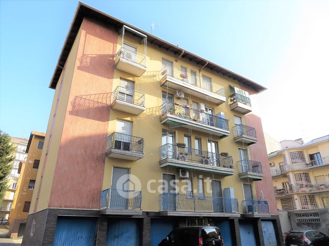 Appartamento in Vendita in Via Monte San Michele 7 a Novara