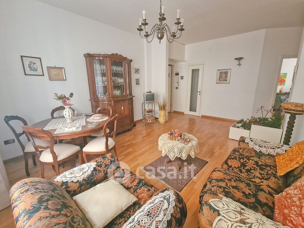 Appartamento in Vendita in Via Panfilo Serafini 2 a Chieti