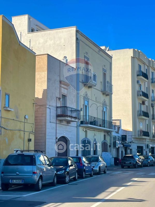 Casa indipendente in Vendita in Corso Giuseppe Di Vagno 88 -30 a Mola di Bari