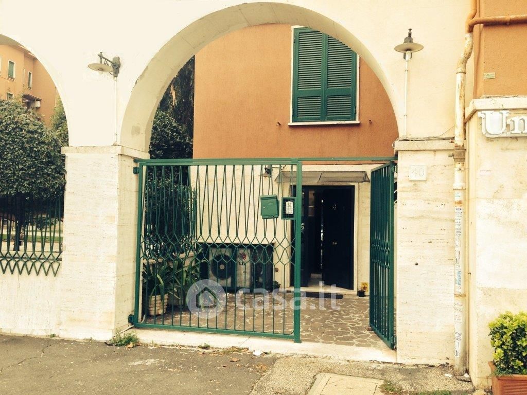 Ufficio in Vendita in Via Rosa Raimondi Garibaldi, Roma, RM a Roma