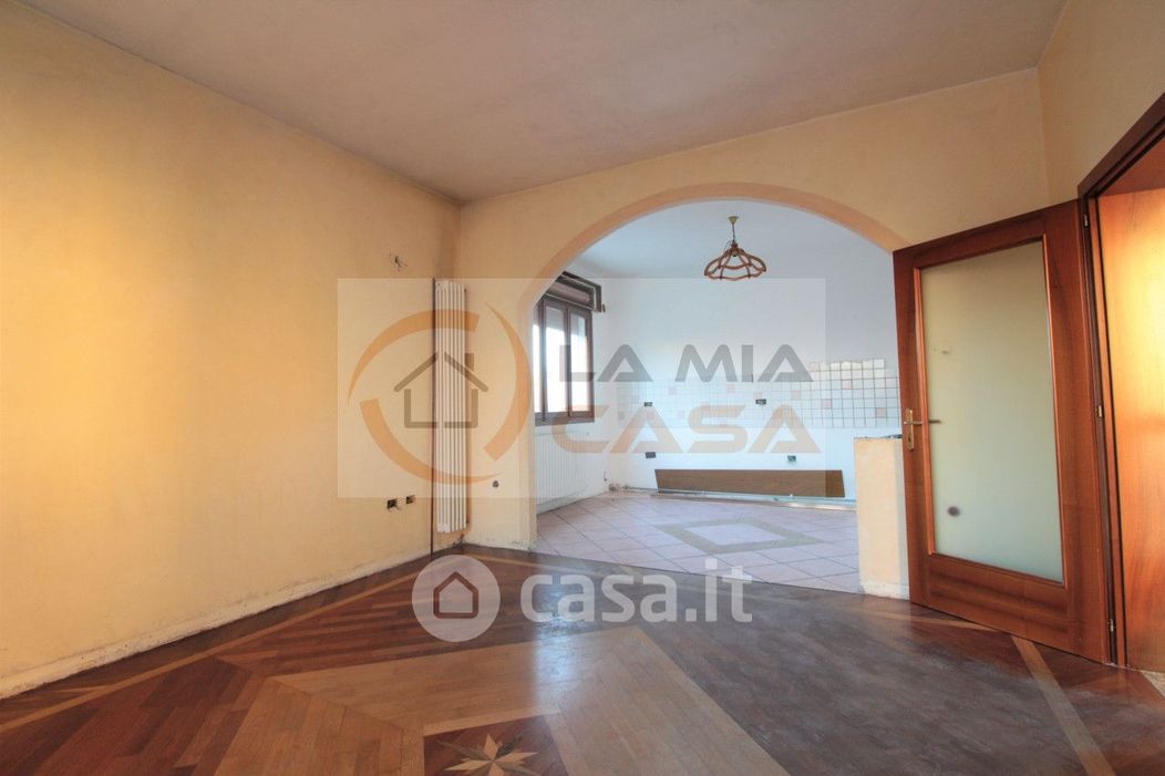 Casa Bi/Trifamiliare in Vendita in Via Roma a Campolongo Maggiore