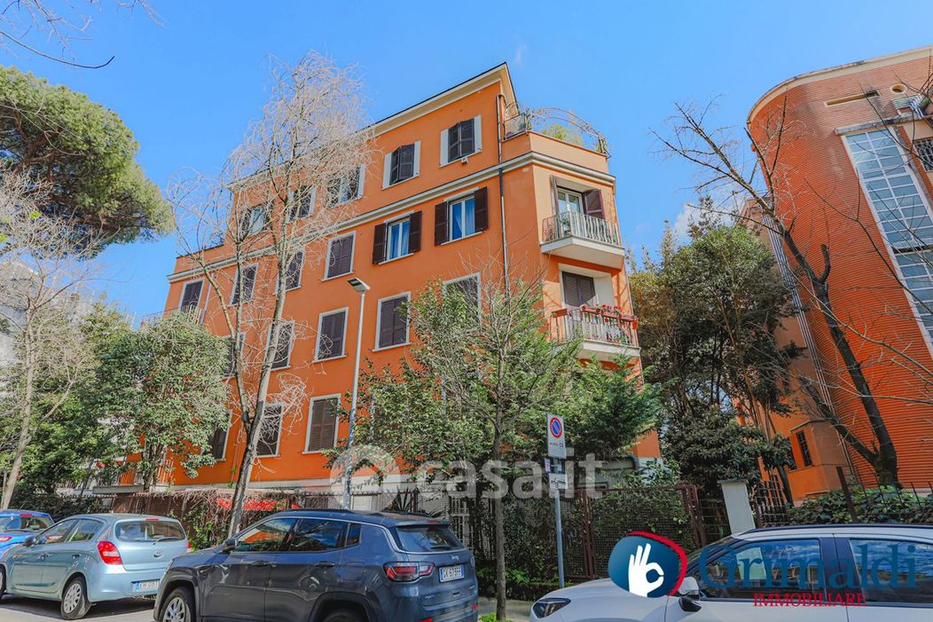 Appartamento in Vendita in Via Adelaide Ristori a Roma