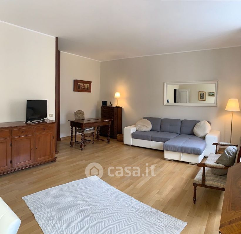 Appartamento in Affitto in Via Plutarco a Milano