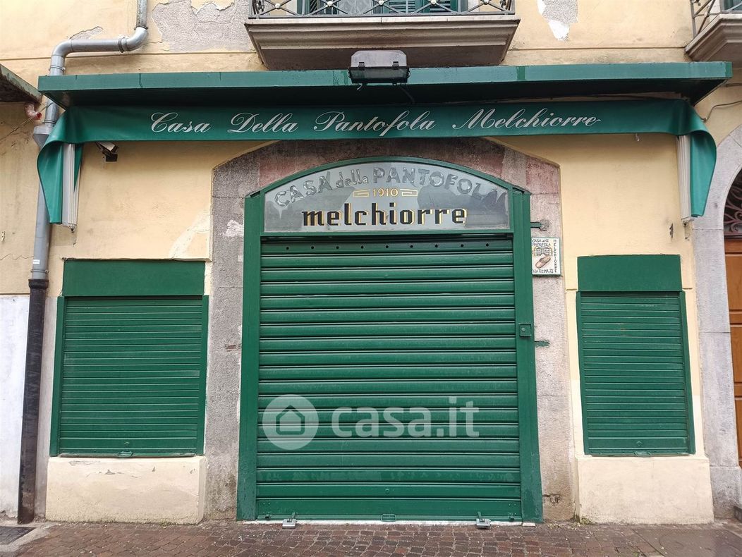 Negozio/Locale commerciale in Vendita in a Salerno
