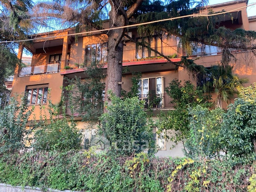 Villa in Vendita in Viale degli eucalipti 24 a Salerno