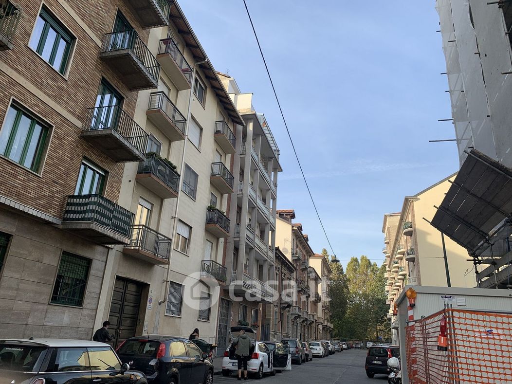 Appartamento in Vendita in Via Beaulard 12 a Torino