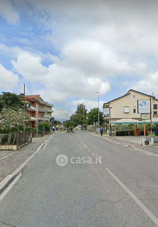 Negozio/Locale commerciale in Affitto in Via Fedele Calvosa 17 a Frosinone