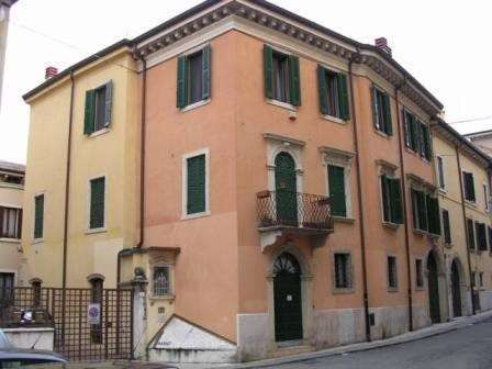 Appartamento in Affitto in a Verona