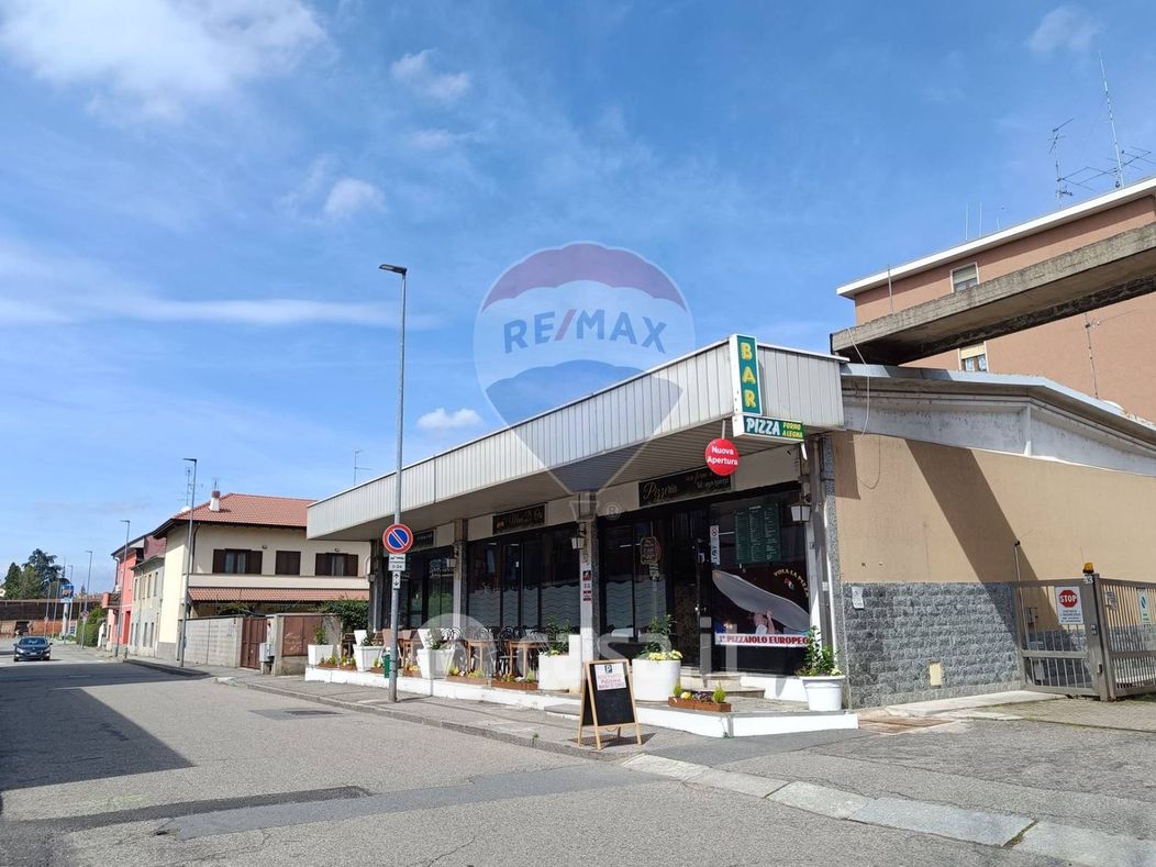 Negozio/Locale commerciale in Vendita in Via Sforzesca 41 a Novara