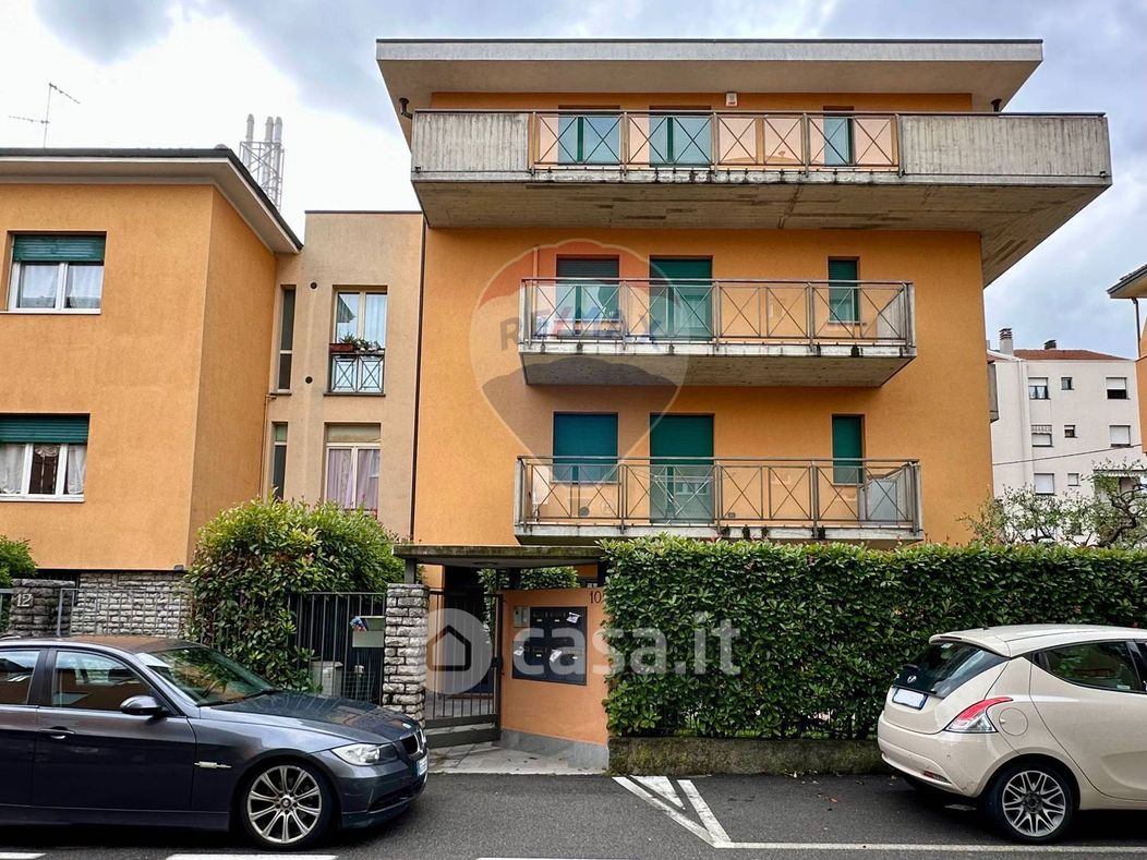 Appartamento in Vendita in Via Vittorio Alfieri 10 B a Bergamo