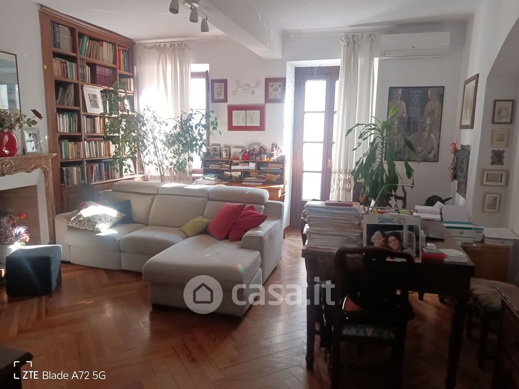 Appartamento in Vendita in Via San Francesco da Paola 8 a Torino