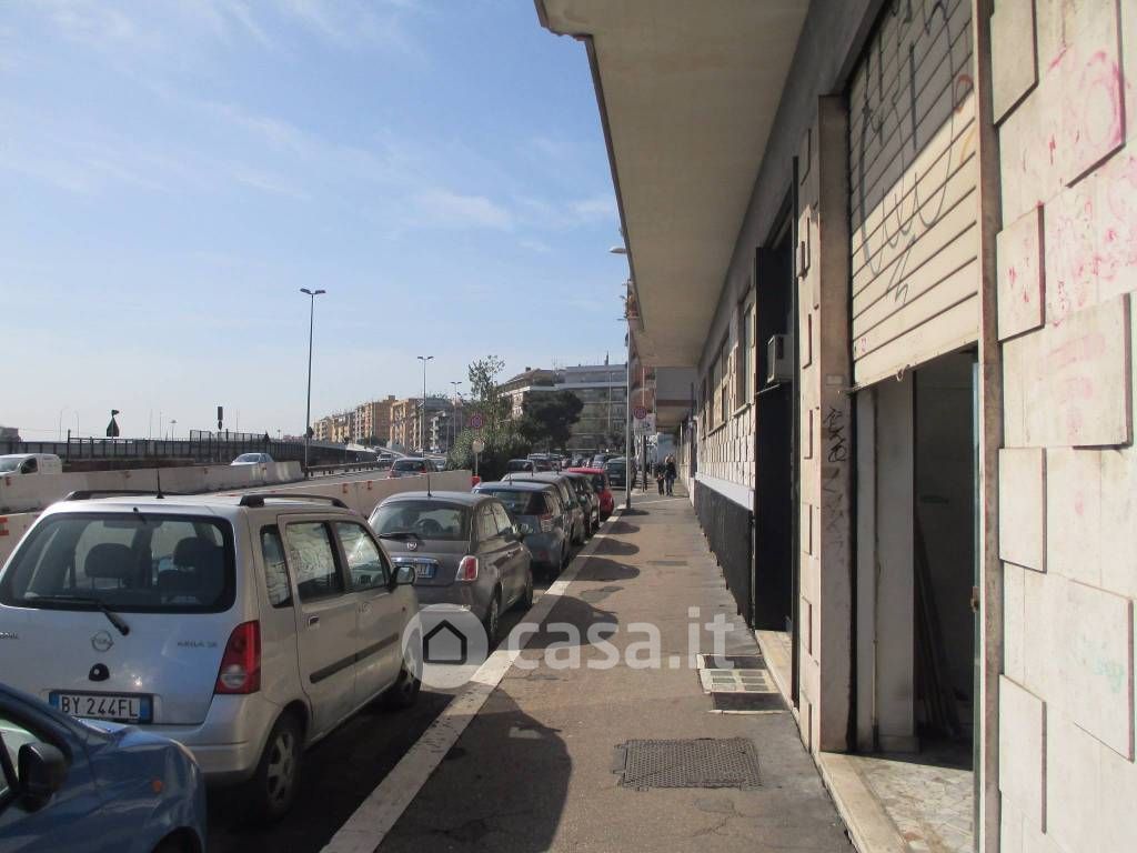 Negozio/Locale commerciale in Vendita in Circonvallazione Nomentana 156 a Roma