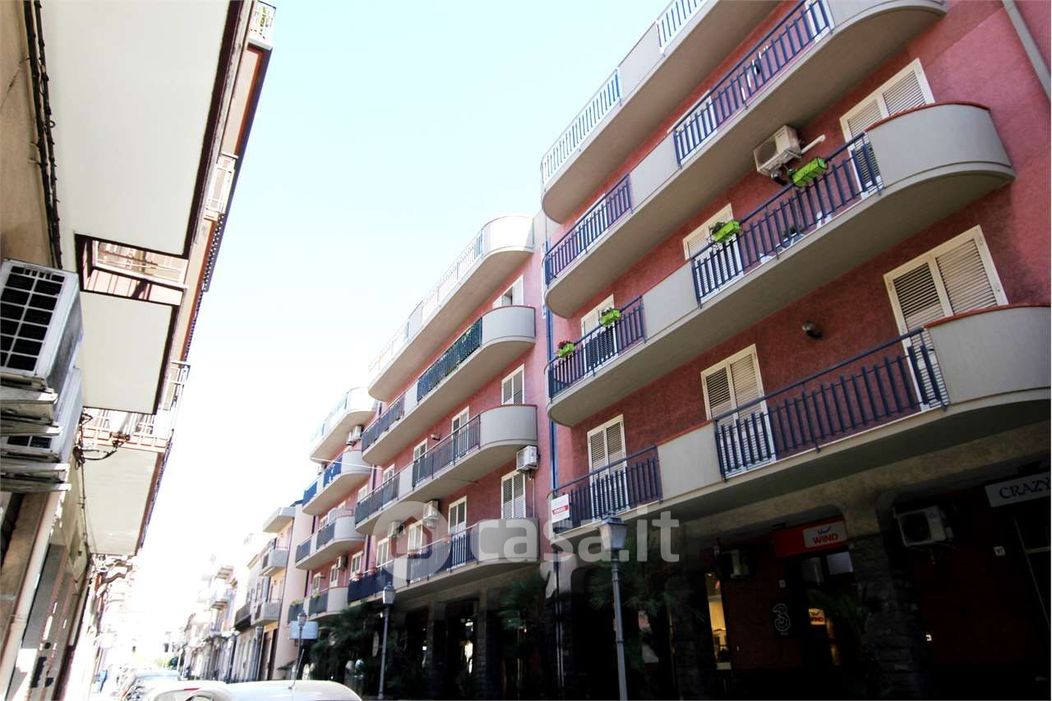 Appartamento in Vendita in Via Vittorio Emanuele 101 a Aci Catena