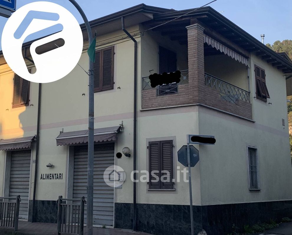 Casa Bi/Trifamiliare in Vendita in Via Lumachella a Massa