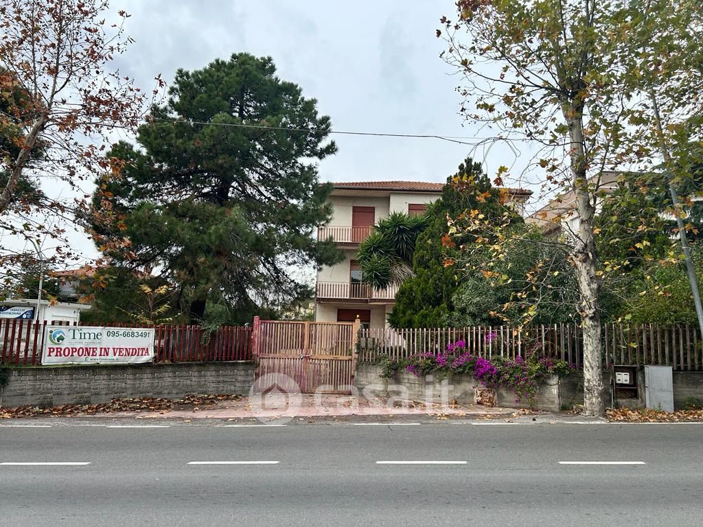 Casa indipendente in Vendita in Via San Giovanni la Punta 10 a Tremestieri Etneo