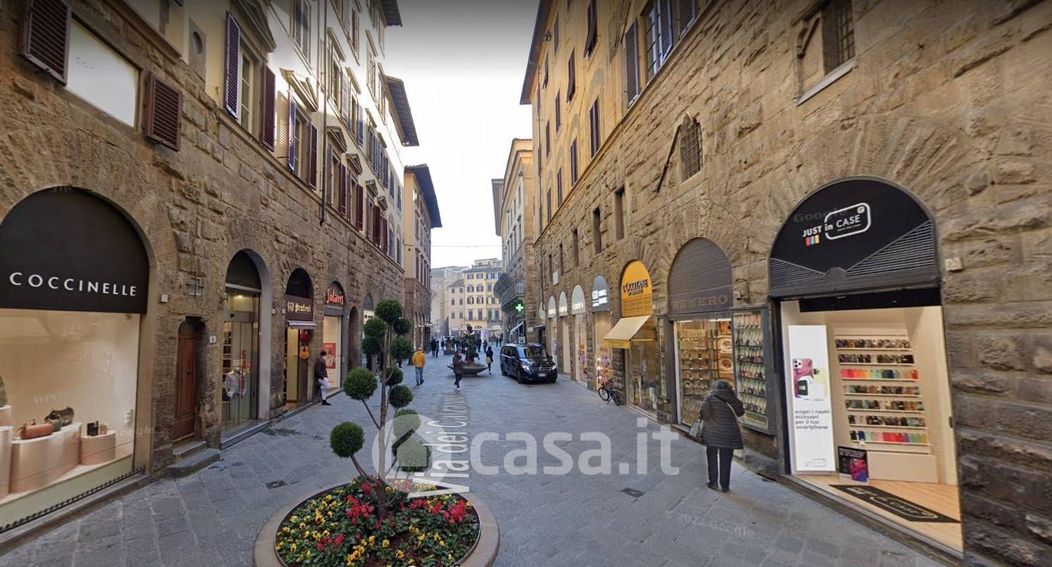 Negozio/Locale commerciale in Vendita in Via dei Calzaiuoli a Firenze