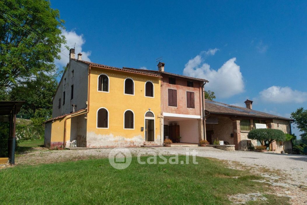 Rustico/Casale in Vendita in Strada della Porciglia 130 a Vicenza