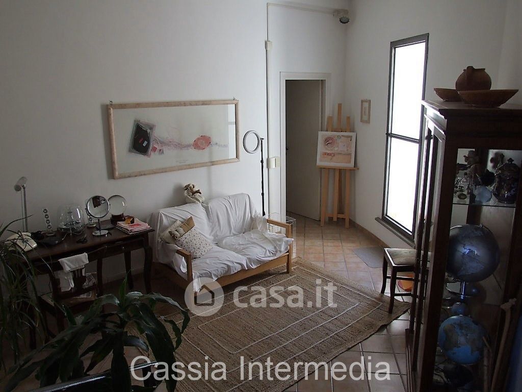 Ufficio in Affitto in Via Cancelleria Vecchia a Castel Sant'Elia