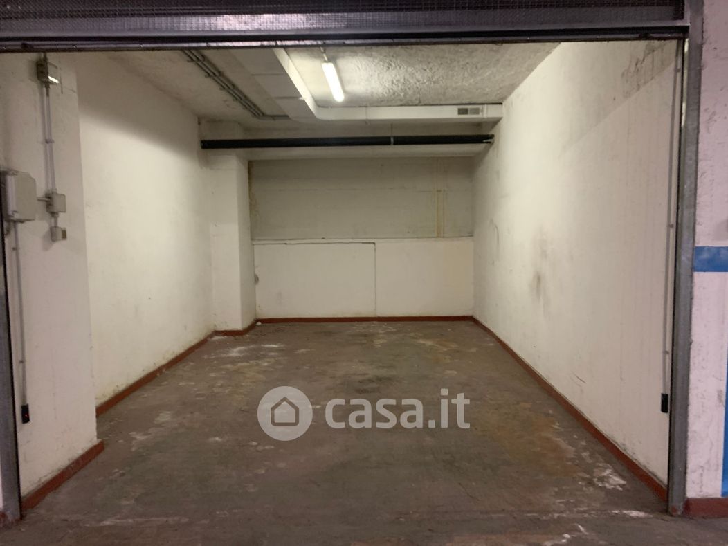Garage/Posto auto in Vendita in Via Mario Fioretti a Roma