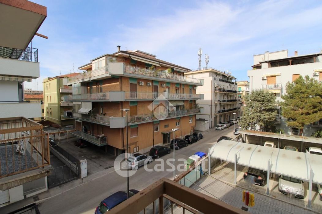 Appartamento in Vendita in Via Giovanni Chiarini a Pescara
